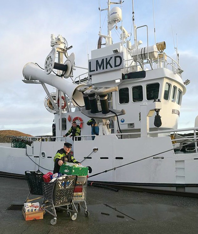 Bulandet leverer til fiskebåt_red.jpg