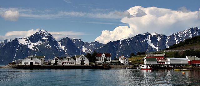 Havnnes frå sjøen.jpg